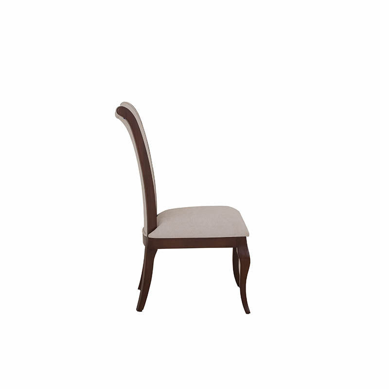 Silla de comedor Hera de deurope.com.mx con respaldo y asiento acolchado en color gris claro, diseño moderno y elegante.
