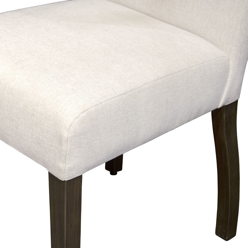 Juego de comedor Argos de 5 piezas con mesa y sillas de estilo moderno, en acabado madera clara.
