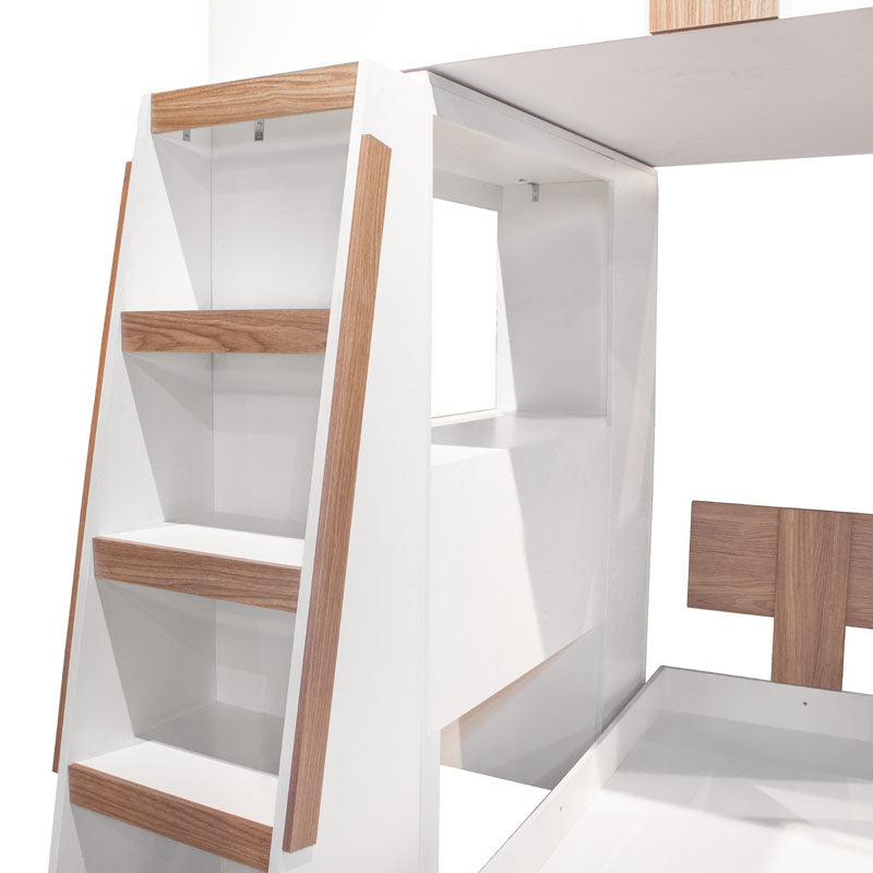 Litera Madox de Deurope.com.mx, estructura de madera con dos niveles y escaleras, ideal para optimizar espacio en dormitorios infantiles.