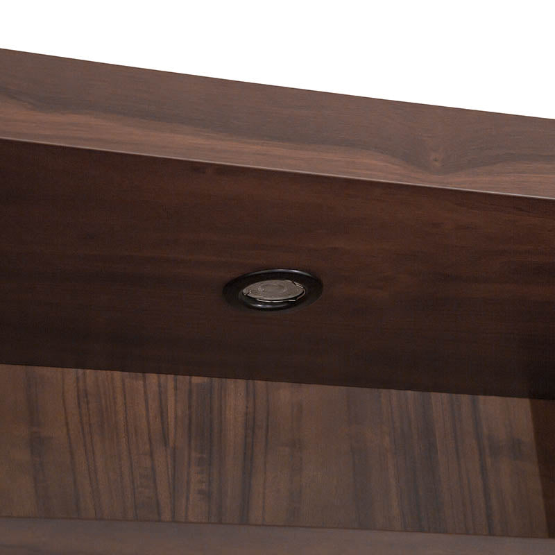 Mueble para TV Central Toledo de Deurope.com.mx en color oscuro con espacio para dispositivos electrónicos y almacenamiento.