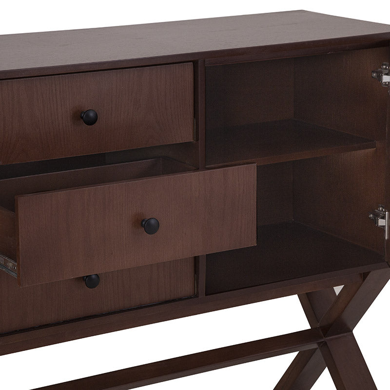 Buffet Ikaro de Deurope con acabado en madera clara y puertas con manijas metálicas, diseño moderno y funcional.
