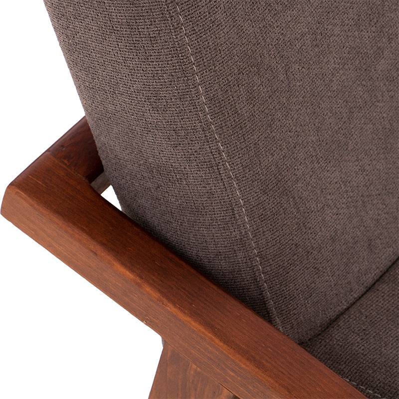 Sillas de comedor Quetzal de europe.com.mx en color café tabaco, con estructura de madera industrializada y tapiz en tela.