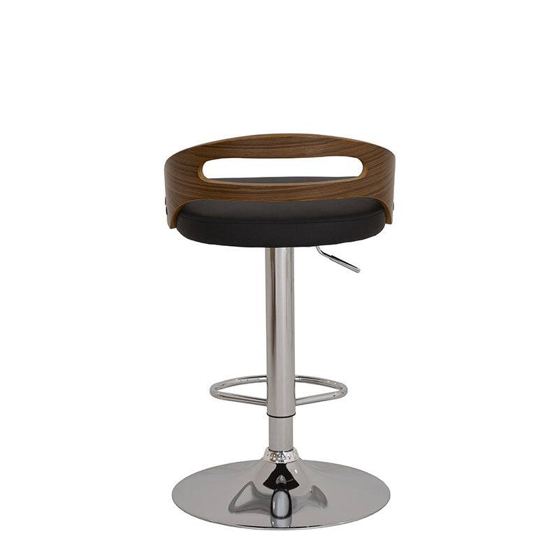 Banco para barra Quasar de Deurope, con base de cromo, asiento de madera termoformada y tapizado Leather Touch en negro.