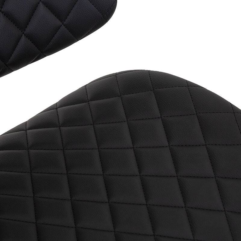Banco para barra Tempo deurope.com.mx con asiento de madera termoformada, tapizado en Leather Touch, base de cromo, color negro.