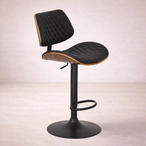 Banco para barra de cromo con asiento de madera termoformada y tapizado en Leather Touch, negro, de deurope.com.mx.