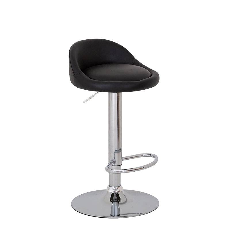 Banco para barra Vortice de Deurope con base de cromo, asiento de madera termoformada y tapizado Leather Touch en negro.