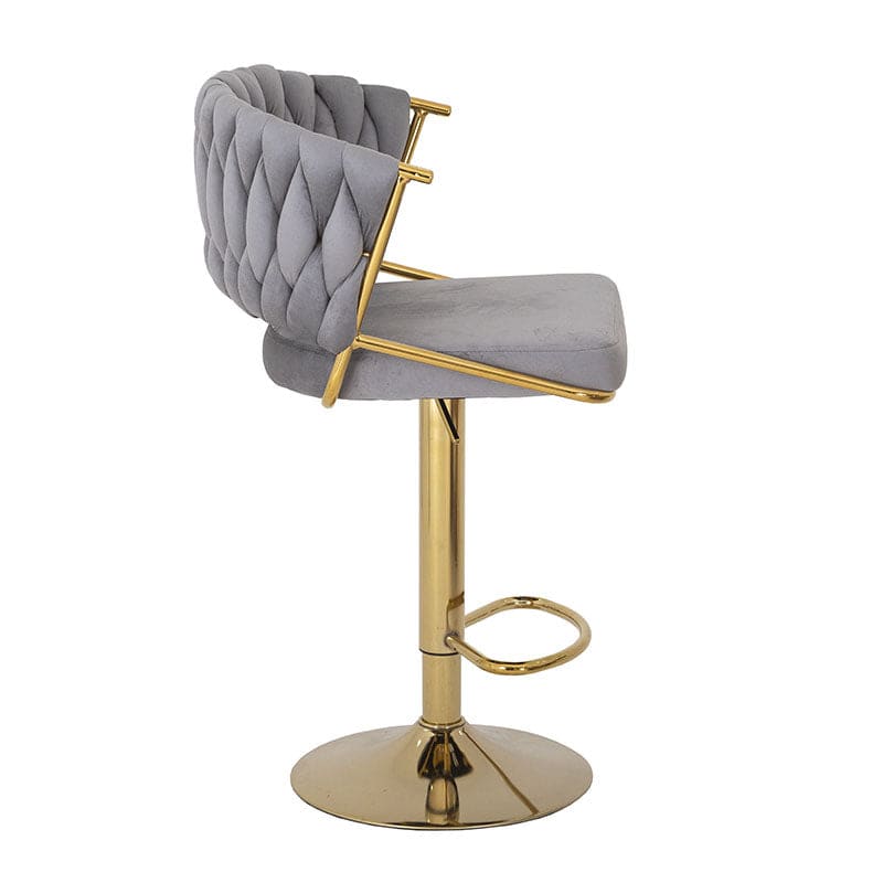 Banco para barra Imperial de Deurope.com.mx, con base de cromo, asiento de madera termoformada y tapizado de terciopelo gris.