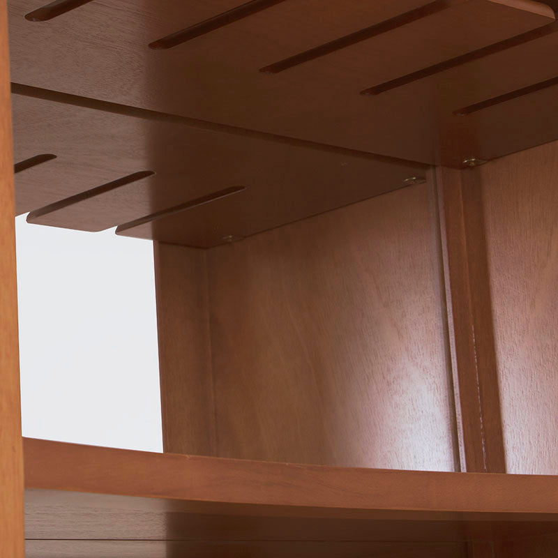 Juego de comedor Siena de Deurope con estructura de madera de banak y chapa de encino y okumé, en color café almendra.