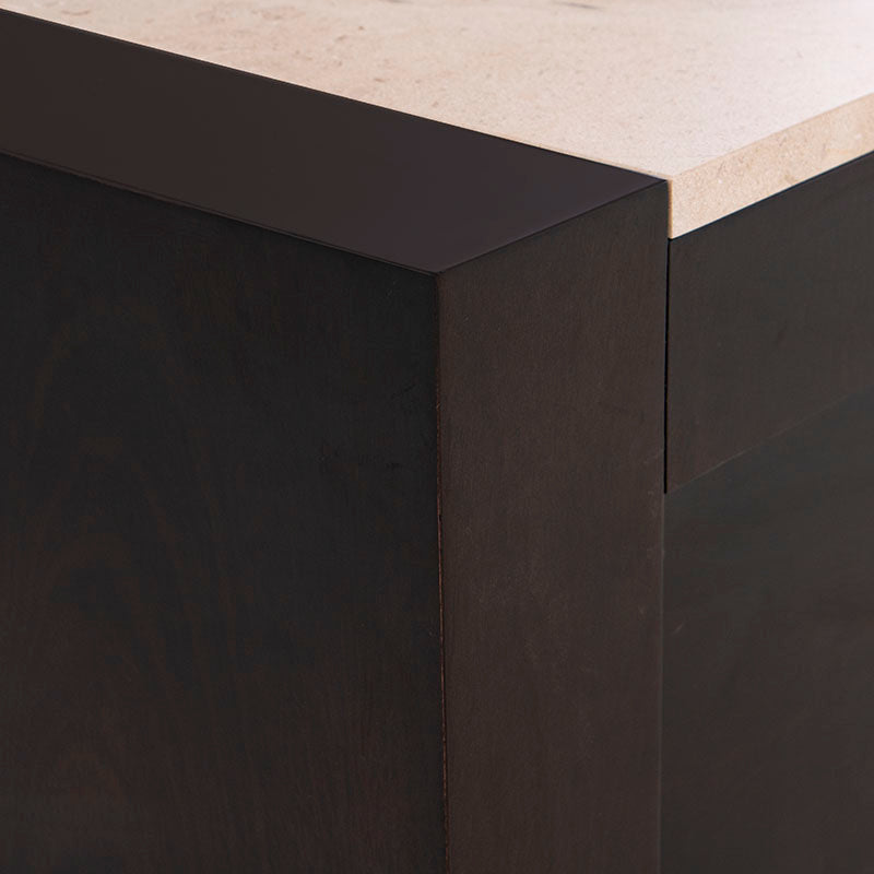Juego de comedor Deus de 5 piezas con estructura de caoba, superficie de mármol y barra de estilo moderno, en tonos café y tabaco.