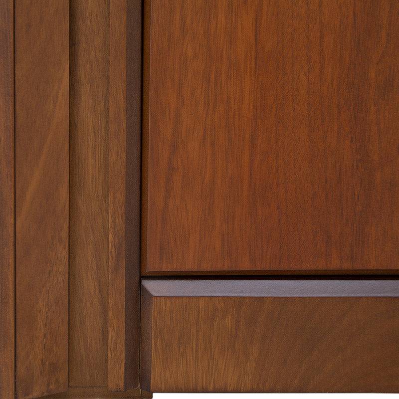 Juego de comedor Quetzal de 3 piezas con mesa rectangular de madera en acabado tabaco, con contrabarra y estructura de chapa.