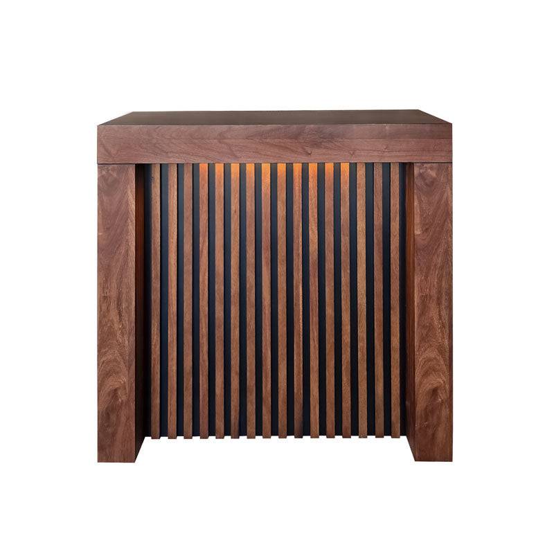 Barra de madera Bourbon de tamaño medio, ideal para bares y cocinas, fabricada por deurope.com.mx.