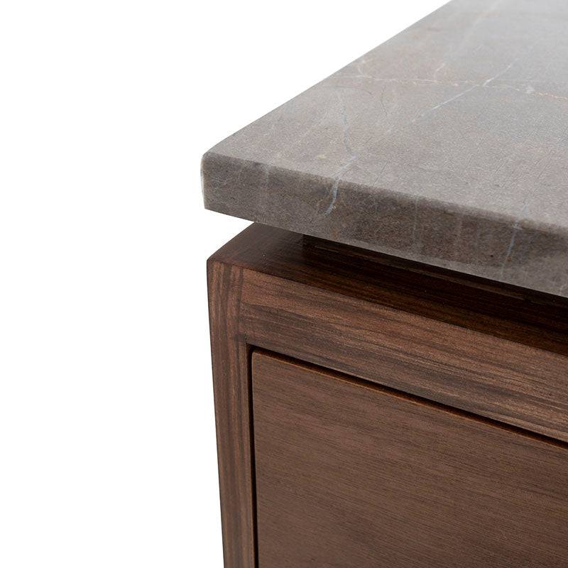 Juego de comedor Berne-made de 4 piezas con mesa de mármol y estructura en nogal y gris, ideal para comedor moderno.