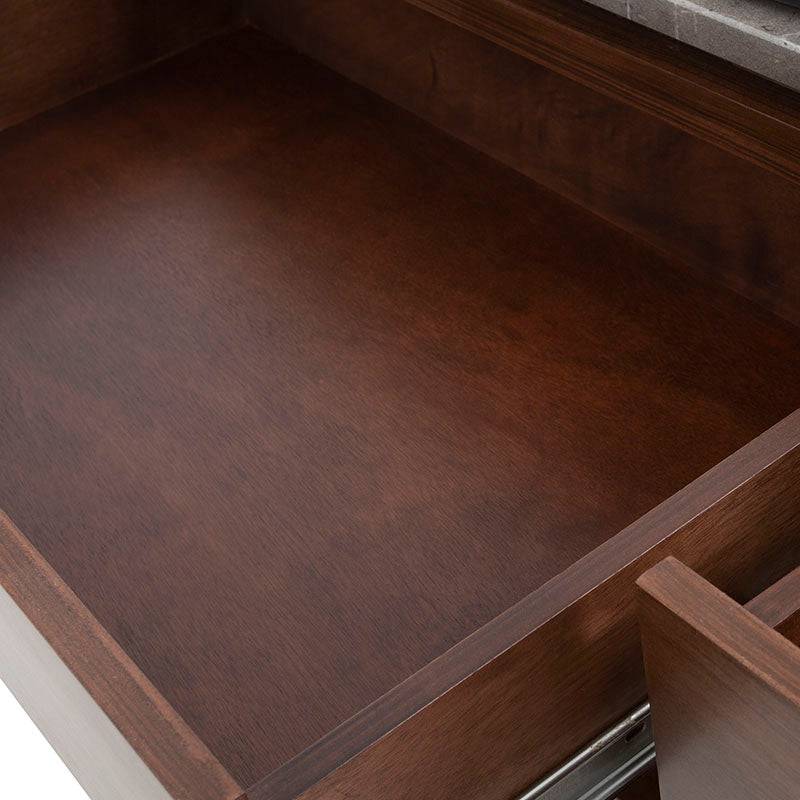 Juego de comedor Berne-made de 4 piezas con mesa de mármol y estructura de madera en acabado nogal y gris, para comedor elegante.