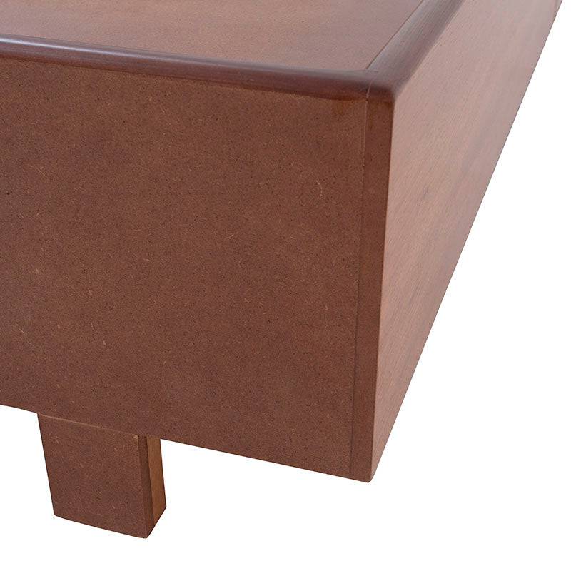 Juego de recámara Arezzo de madera natural clara con base de cama, mesitas laterales y cabecera en chapa de tzalam.