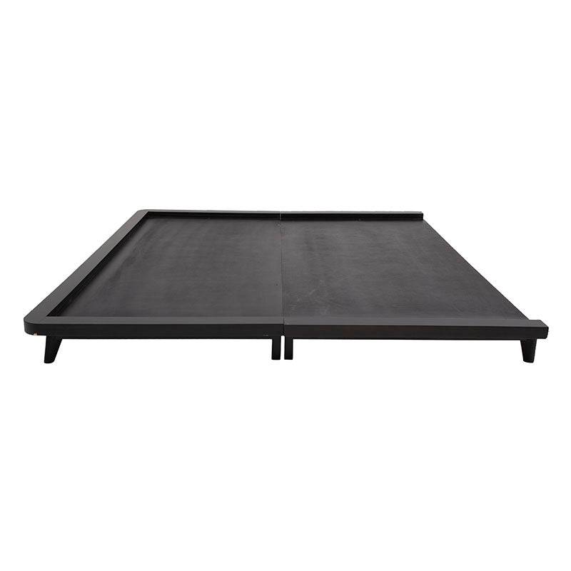 Base de cama Jess de madera de pino en color negro, con estilo industrial, medidas 146x198 cm, en acabado mate.