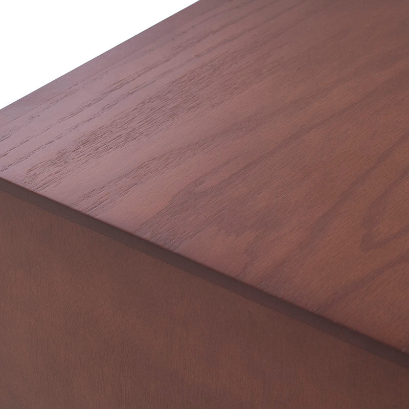 Juego de comedor con buffet Quetzal de madera de banak, encino y okumé, en acabado café almendra, con dimensiones de 180x90x55 cm.