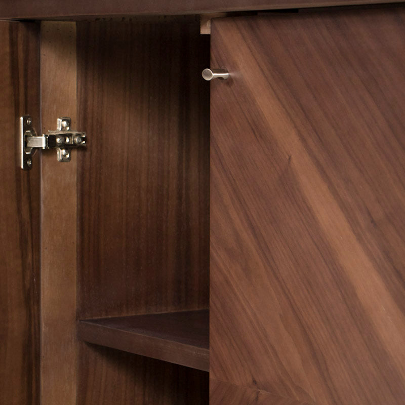 Juego de comedor con buffet Montecarlo de madera en chapa de nogal, con mesa y buffet de estilo moderno, frente y detalles visibles.