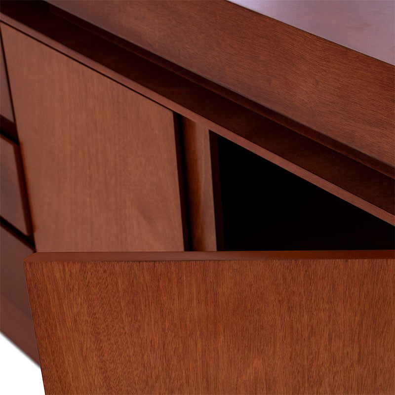 Bufetera Tamayo de chapa de caoba con placa de mármol, dimensiones 180x80x40 cm, estilo elegante y acabado en madera.