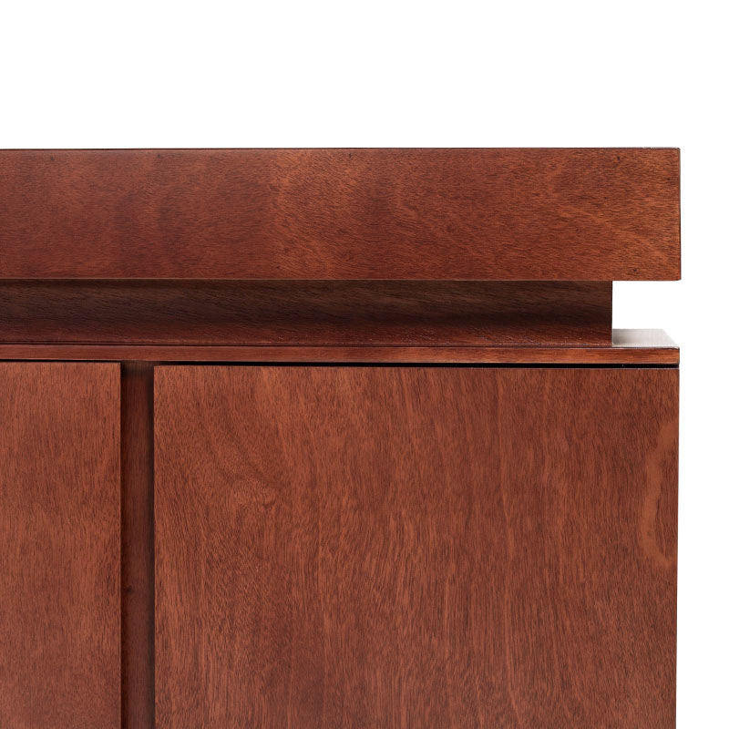 Buffet Tamayo de madera de caoba con placa de mármol, frente de 180 cm, alto 80 cm y fondo 40 cm, estilo elegante y funcional.