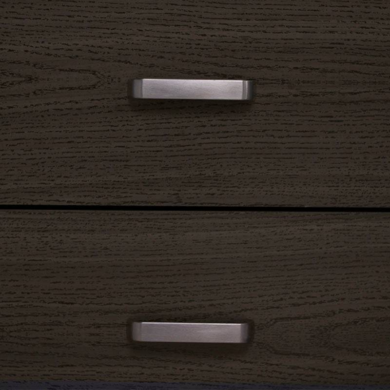Buró Olcen de estilo industrial en gris de madera, con dimensiones de 60 cm de alto, 157 cm de ancho y 40 cm de fondo.