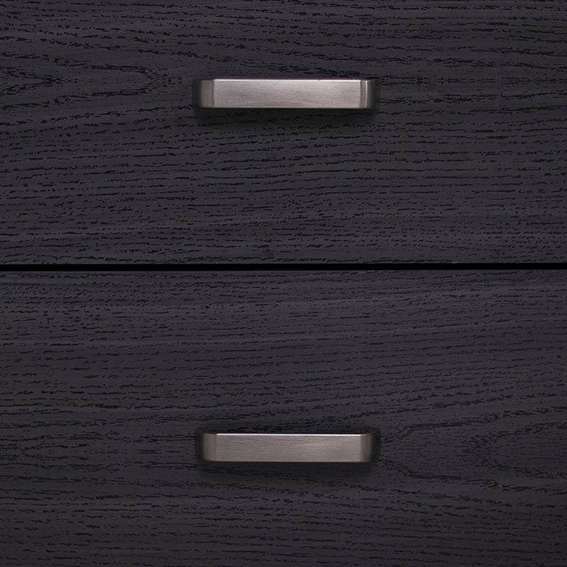 Buró Olcen de estilo industrial en color gris de madera, con superficie y espacio de almacenamiento, mide 60 cm de alto.