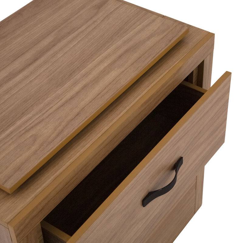 Buro marrón de recámara Allure deurope.com.mx, MDF con melamina, frente de 60 cm y altura de 59 cm, diseño moderno y funcional.