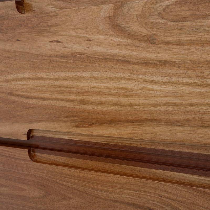 Juego de recámara Arezzo de 3 piezas con cabecera de madera de nogal y chapa, frente 201 cm, alto 151 cm, fondo 20 cm.