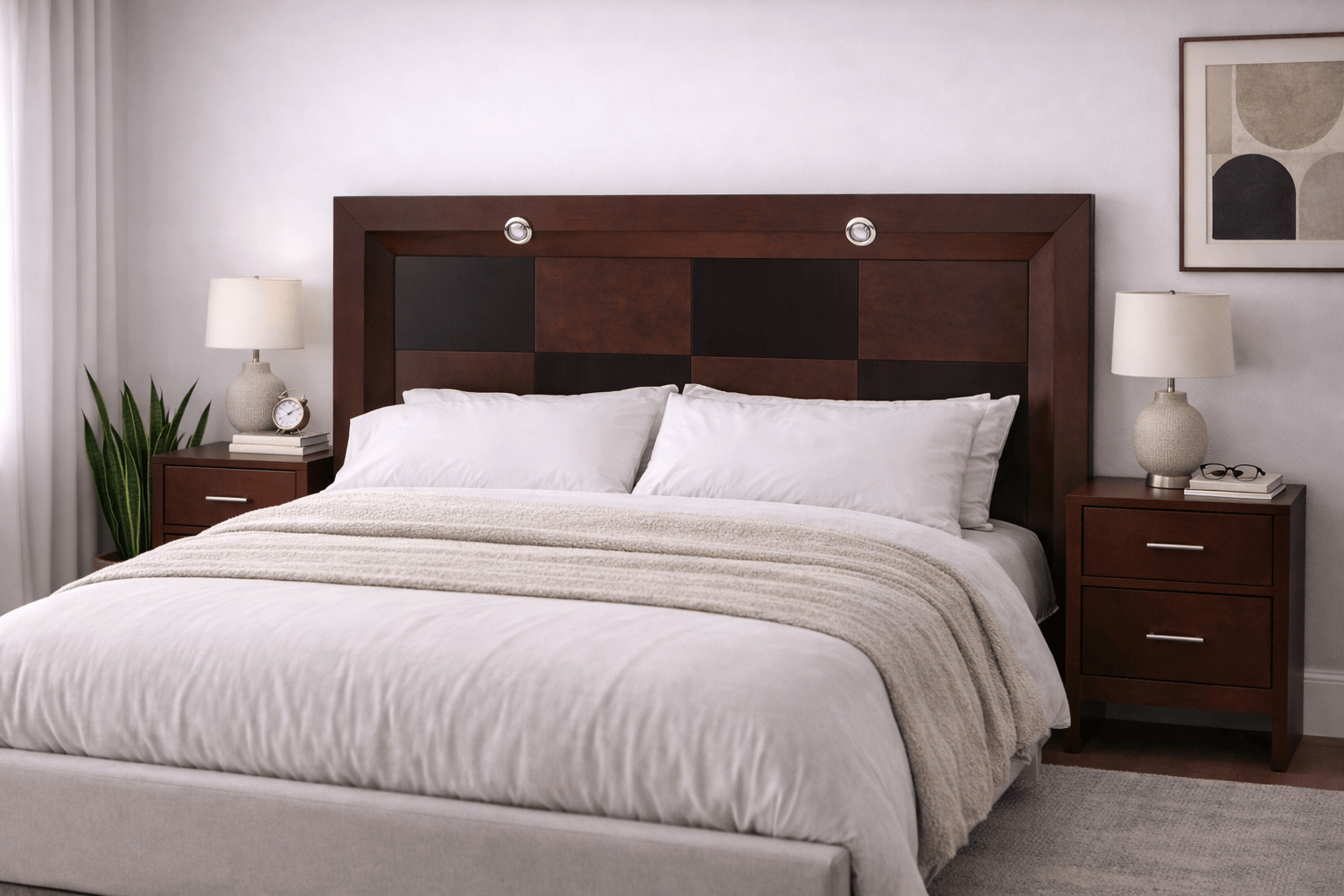 Cabecera Rochelle de madera de pino enchapada en maple americano, con diseño elegante y acabado natural en color nogal.