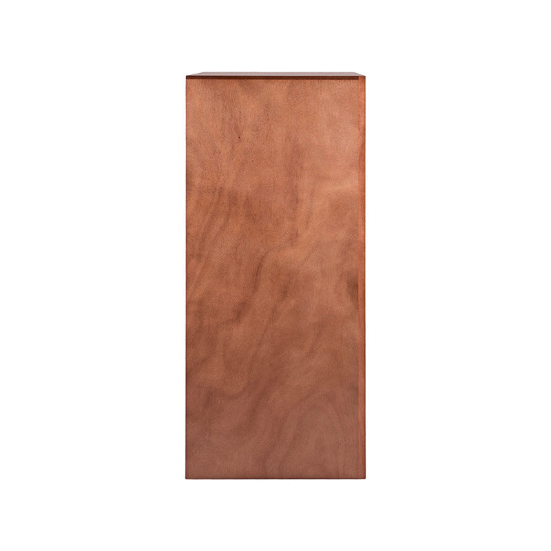 Cajonera Siena de madera de Banak con acabado en chapa de encino y okumé, con franja de leather touch, 90x115x50 cm.