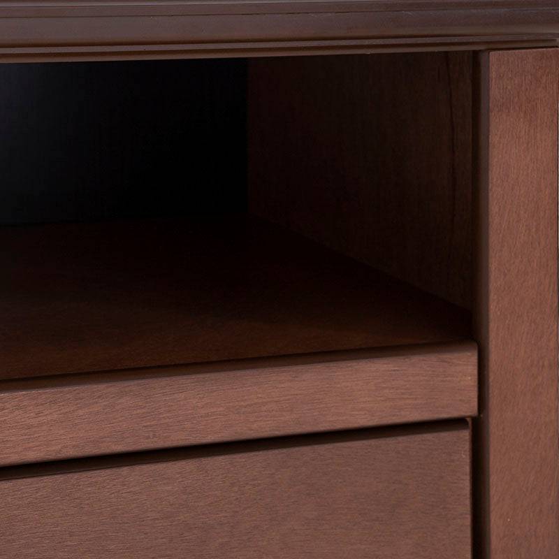 Cajonera Perth de Deurope con acabado en madera tabaco, 100x120x40 cm, con cajones de chapa de okume y estilo industrial.