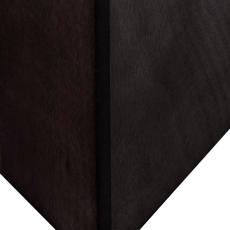Juego de comedor Quetzal de 9 piezas de madera de nogal, encino y okume, con mesa de 210 cm de largo y acabado en tonos café oscuro.