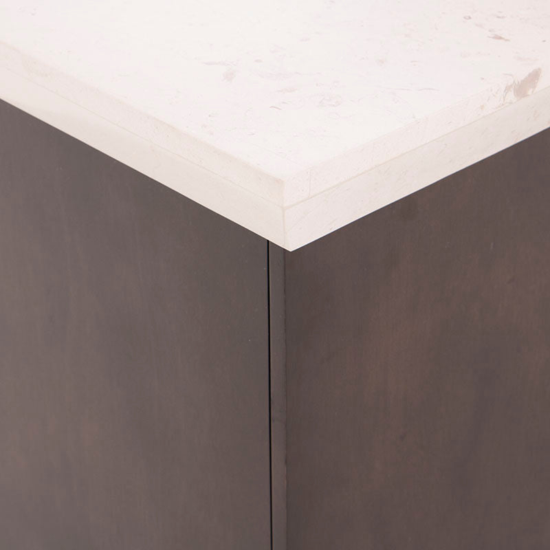 Buffet Mond de Deurope, bufetera de madera con frente de chapa de caoba y cubierta de mármol, dimensiones 160x85x40 cm.
