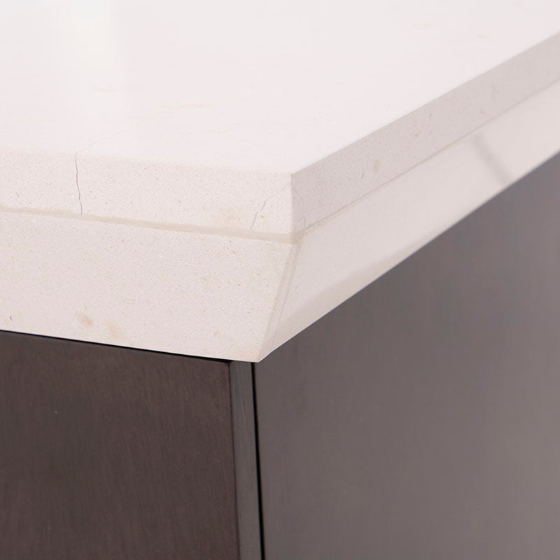 Buffet Mond deurope.com.mx en chapa de caoba con cubierta de mármol, frente decorativo, tamaño 160x85x40 cm.