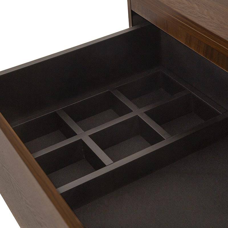 Cómoda Mariota de color café con acabado de parota, mueble de almacenamiento elegante y funcional para el hogar.