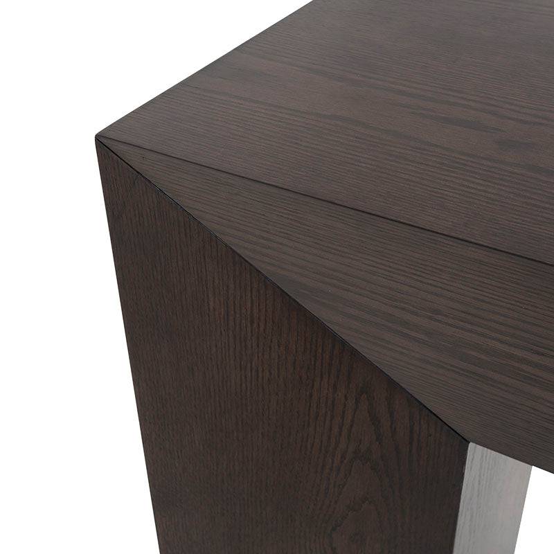 Consola Ripol de estilo industrial en madera enchapada en encino gris oscuro, perfecta para decorar espacios modernos.