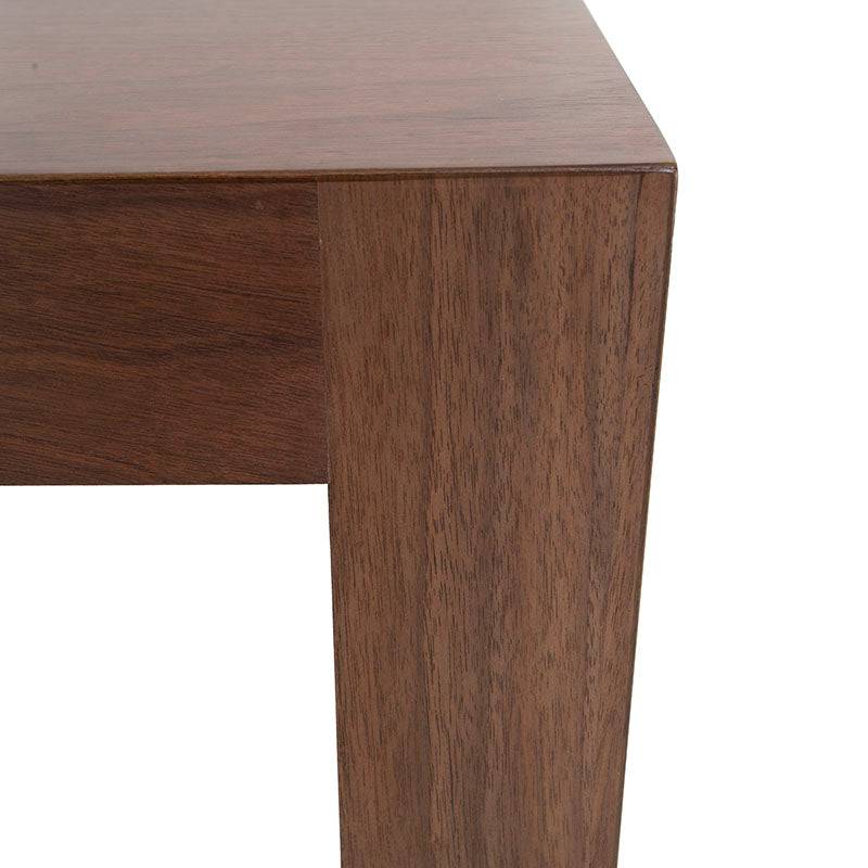 Consola Berne de Deurope.com.mx en madera de Nogal gris con chapa y placa de mármol, 140x80x40 cm, vista frontal.