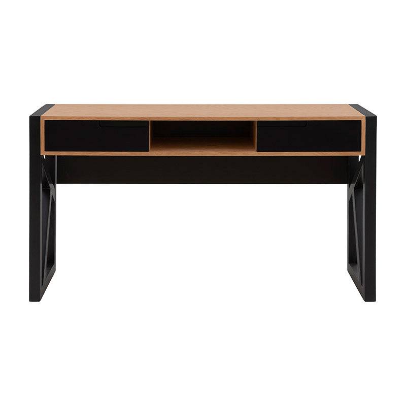 Escritorio Celta de madera industrializada en color negro y natural, con superficie de 140 cm de largo y 77 cm de alto.