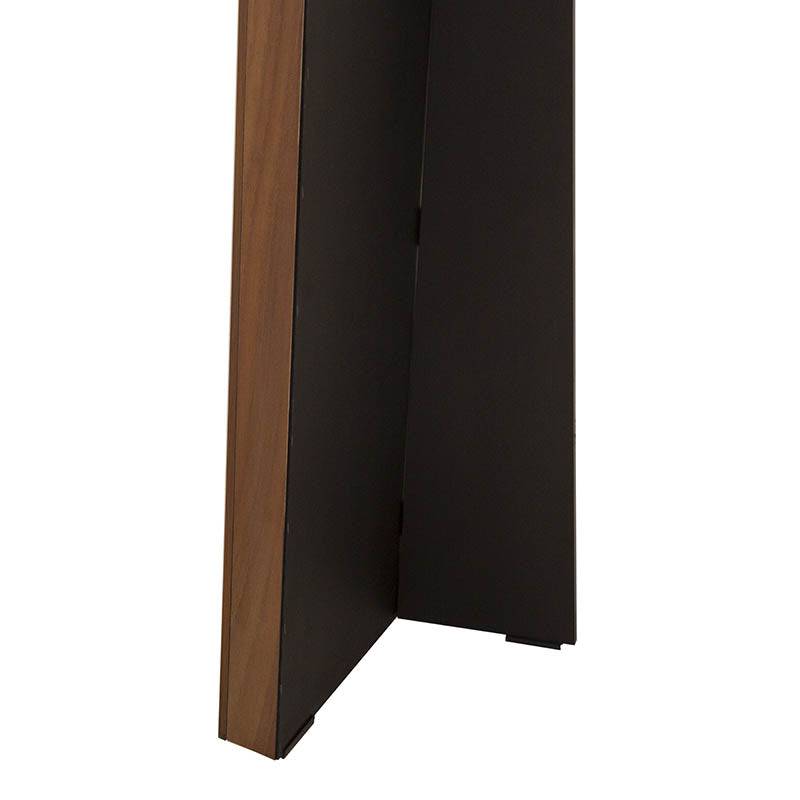 Espejo de pie Mariota de Deurope.com.mx, grande y rectangular con marco negro y soporte estable, ideal para el dormitorio.