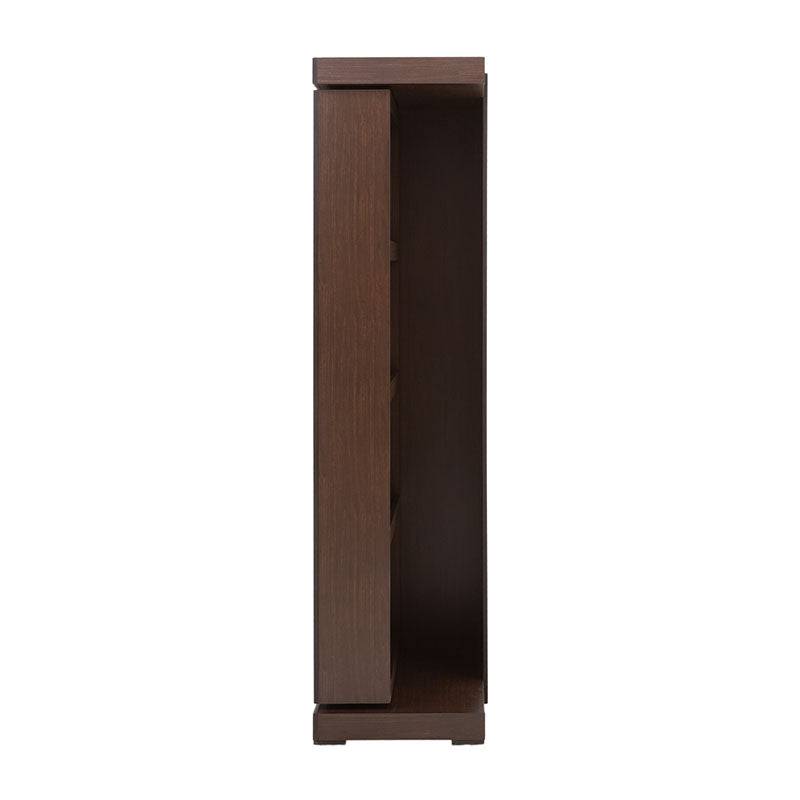 Espejo de pie de madera oscura estilo industrial, con marco de nogal y dimensiones de 62x180x42 cm, en recámara Boston.
