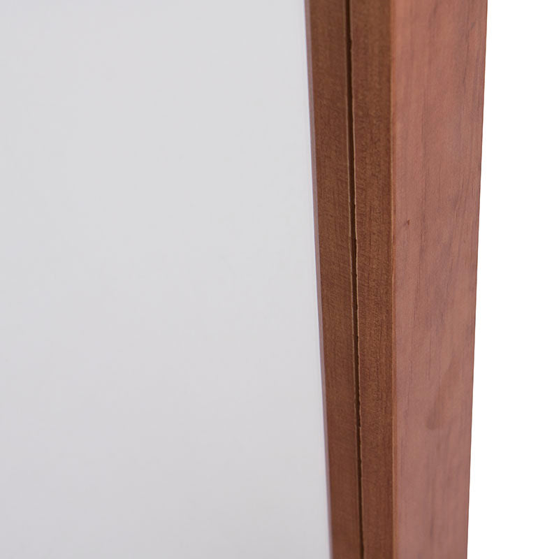 Espejo Texas de madera de pino con marco en tonos nogal, tamaño 75x90 cm, estilo industrial y diseño empotrado.