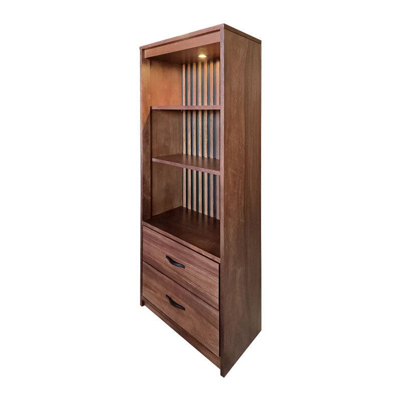 Librero de madera Bourbon de deurope.com.mx, estantería media con varias repisas y acabado en color marrón.