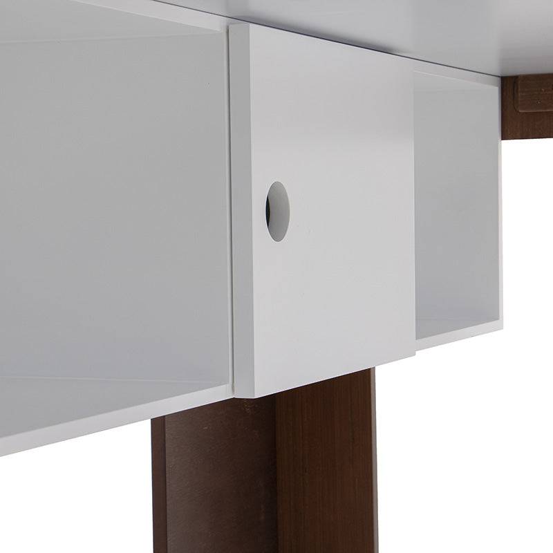 Cama alta con escritorio de madera industrializada en color nogal y blanco, con espacio para estudio y almacenamiento.