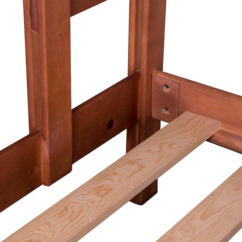 Litera Family de madera de pino y nogal, con estructura industrializada de 204 cm de alto y 160 cm de fondo.