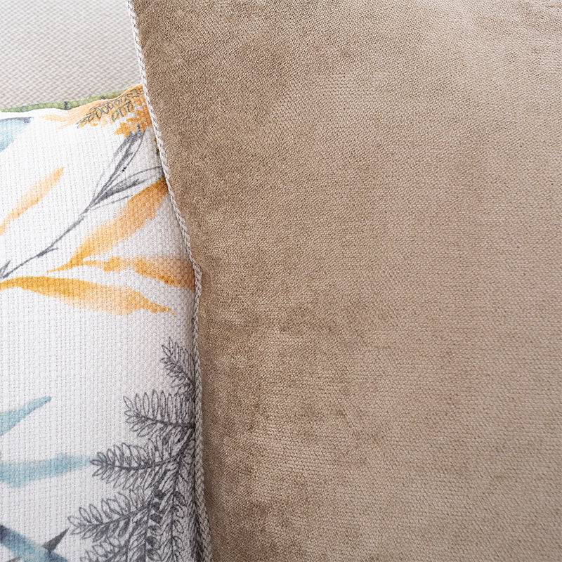 Juego de sala Tamayo de 2 piezas en tela beige claro, sofá loveseat con estructura de madera y tapizado suave.