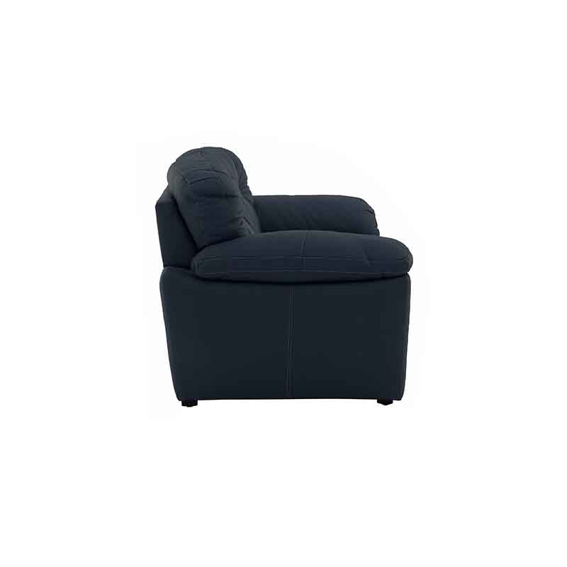 Juego de sala Carter de cuero en color moka, dos piezas con asiento y respaldo, estructura robusta y diseño elegante.
