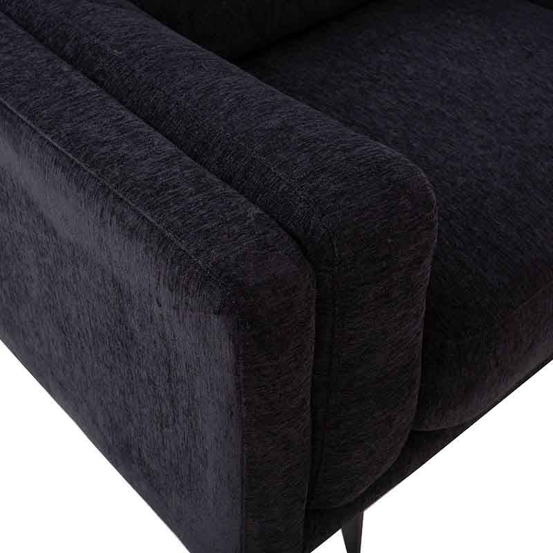 Juego de sala Alessandra 2 piezas en tapiz negro, sillón loveseat con estructura en madera y tapizado afelpado.