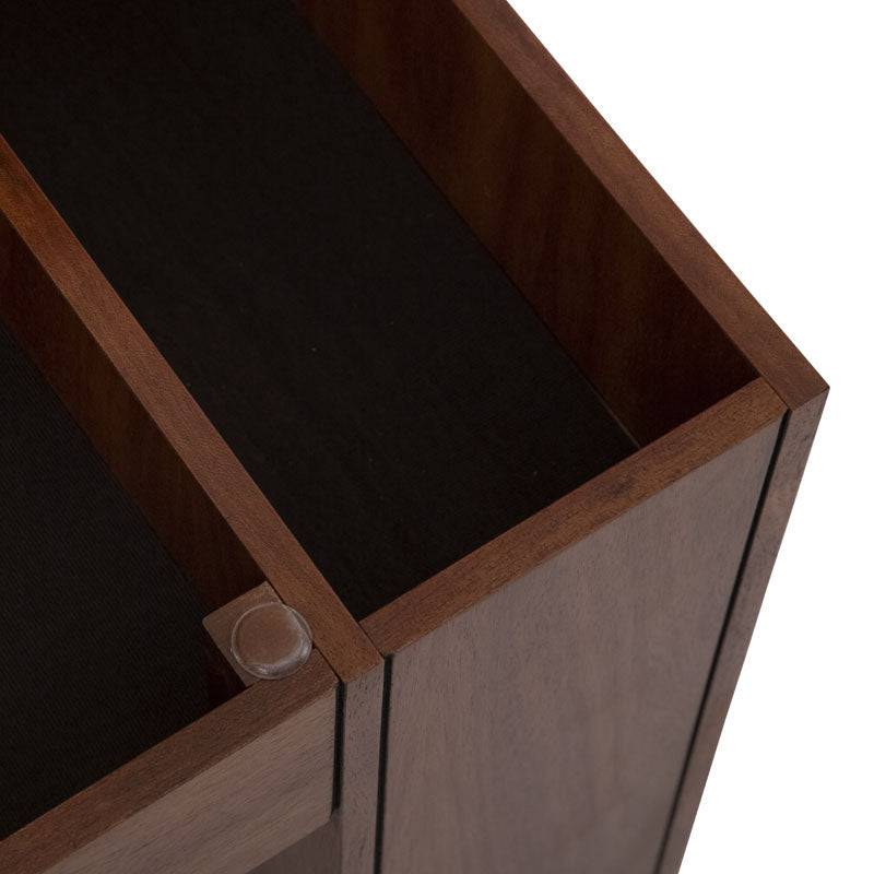 Mesa de centro Bourbon de Deurope.com.mx, estructura de madera con acabado en tono oscuro, ideal para salón moderno.