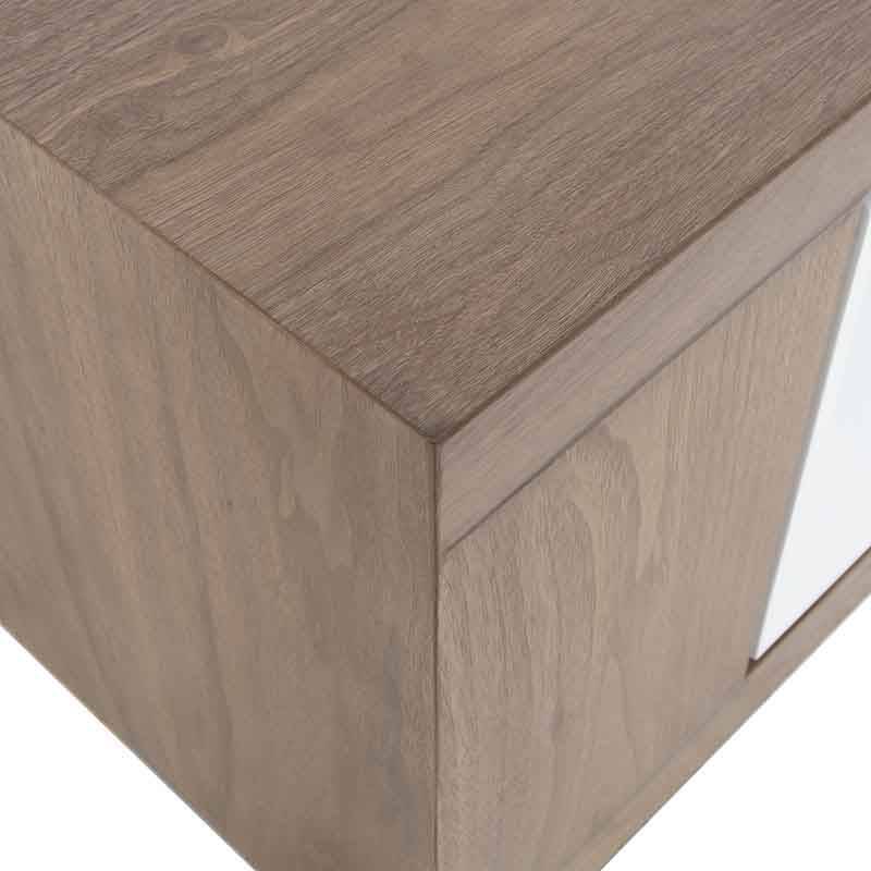 Mesa de centro Maui de madera industrializada en chapa de nogal, con acabado en blanco, frente de 120 cm y altura de 45 cm.
