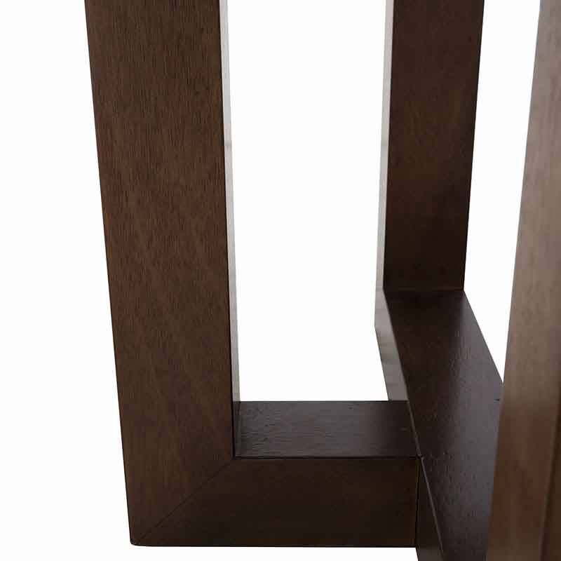 Mesa de centro Kaori de deurope.com.mx con superficie de mármol veneciano y estructura de nogal, dimensiones 110x45x70 cm.