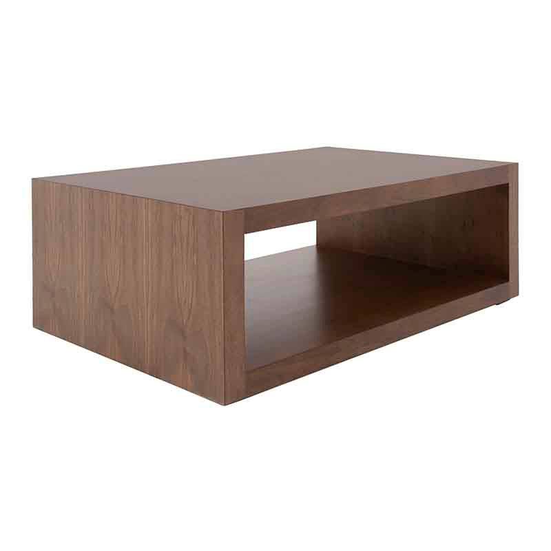 Mesa de centro Berne Made de nogal con chapa de nogal, superficie rectangular y patas robustas, dimensiones 120x45x80 cm.